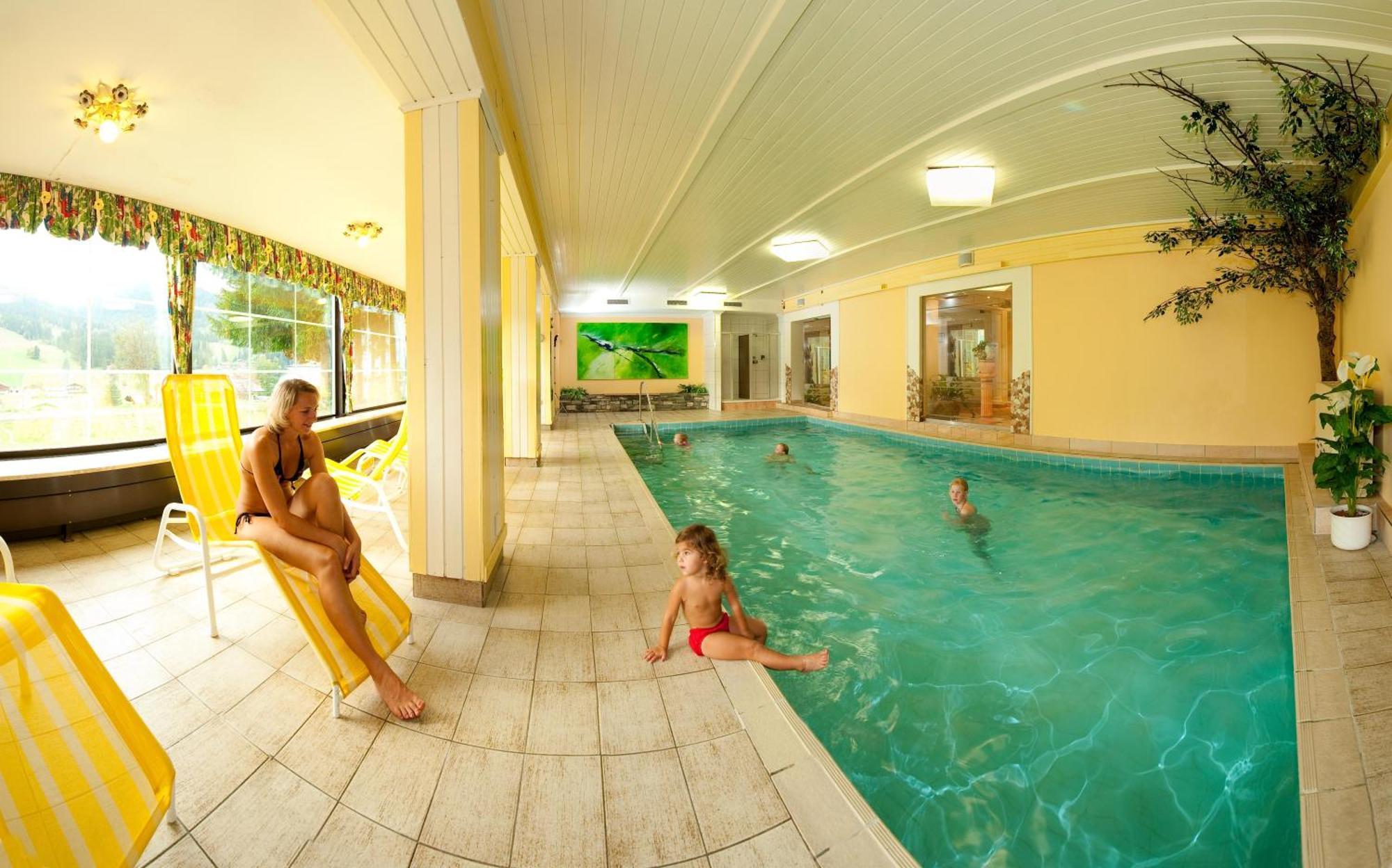 Wohlfuehlresort Und Feriengut Martinerhof Sankt Martin am Tennengebirge Exteriör bild