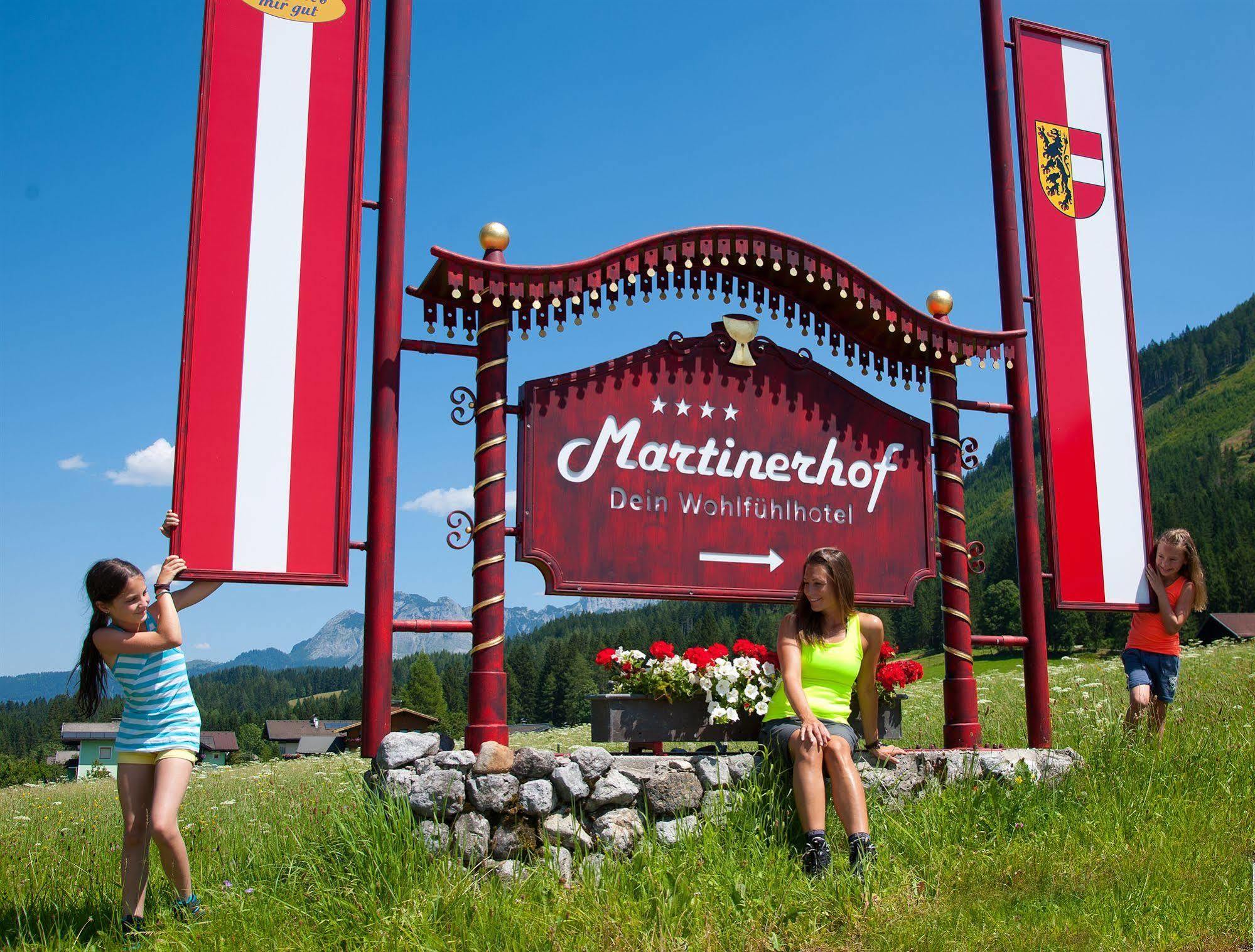 Wohlfuehlresort Und Feriengut Martinerhof Sankt Martin am Tennengebirge Exteriör bild
