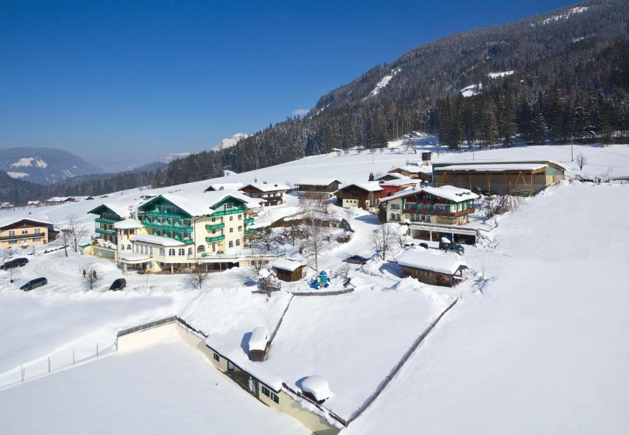 Wohlfuehlresort Und Feriengut Martinerhof Sankt Martin am Tennengebirge Exteriör bild