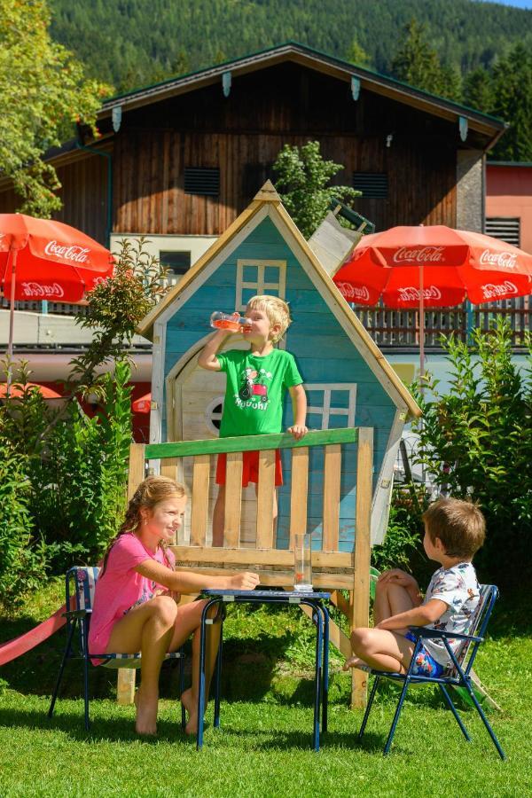 Wohlfuehlresort Und Feriengut Martinerhof Sankt Martin am Tennengebirge Exteriör bild