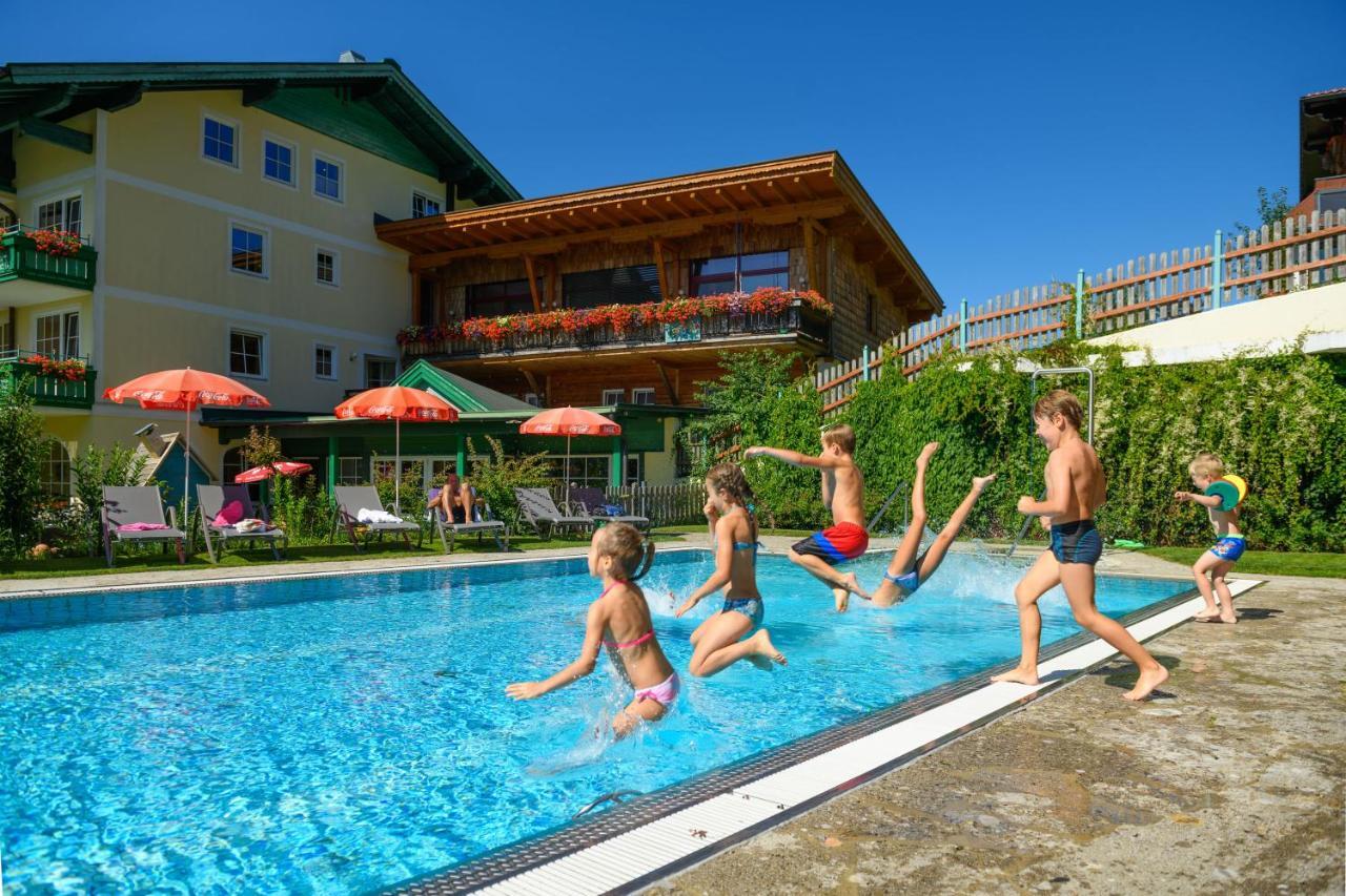 Wohlfuehlresort Und Feriengut Martinerhof Sankt Martin am Tennengebirge Exteriör bild